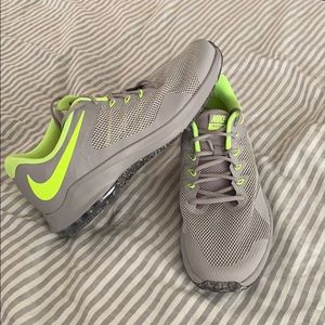 Men’s Nike Airmax sneakers